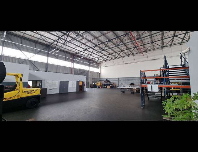 1,145M² WAREHOUSE TO LET IN GLEN MARAIS